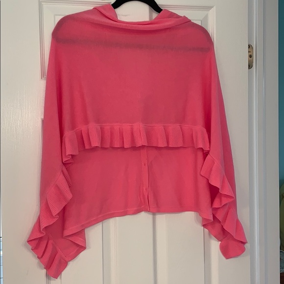 Lilly Pulitzer Jackets & Blazers - Lilly Pulitzer pink ruffled edge button cape